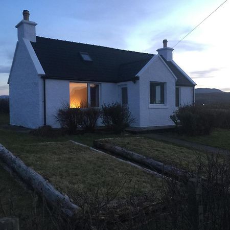 Amber'S Cottage Staffin Exterior photo