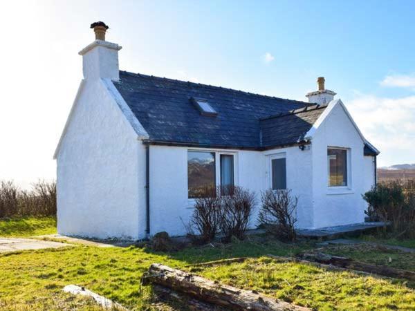 Amber'S Cottage Staffin Exterior photo